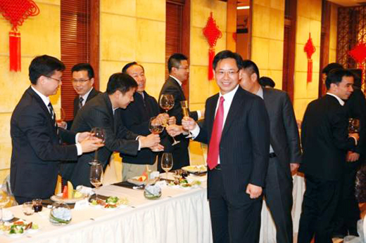 民生金融租賃舉辦增資擴(kuò)股成功的慶祝酒會(huì)　
